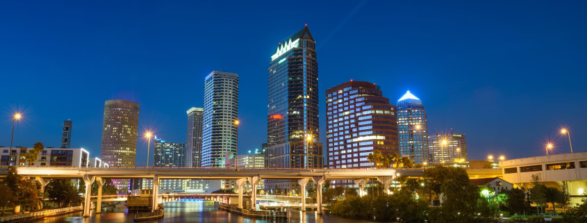The,Skyline,Of,Downtown,Tampa,At,Night,With,Hillsborough,River